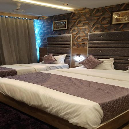 Hotel Lotus Villa Ахмедабад Экстерьер фото