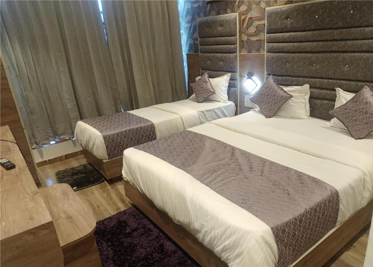 Hotel Lotus Villa Ахмедабад Экстерьер фото